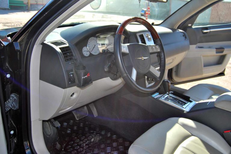 Limuzină Chrysler 300C din 2009