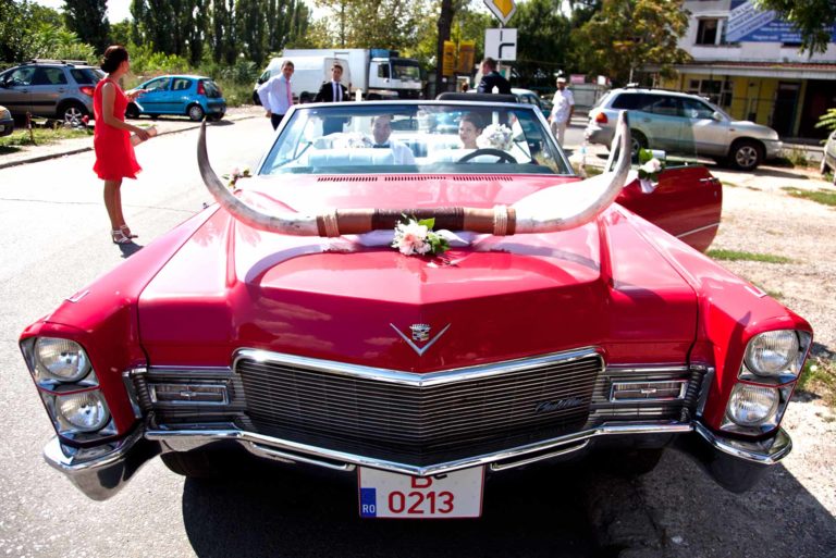 Mașină de epocă Cadillac DeVille, 1968